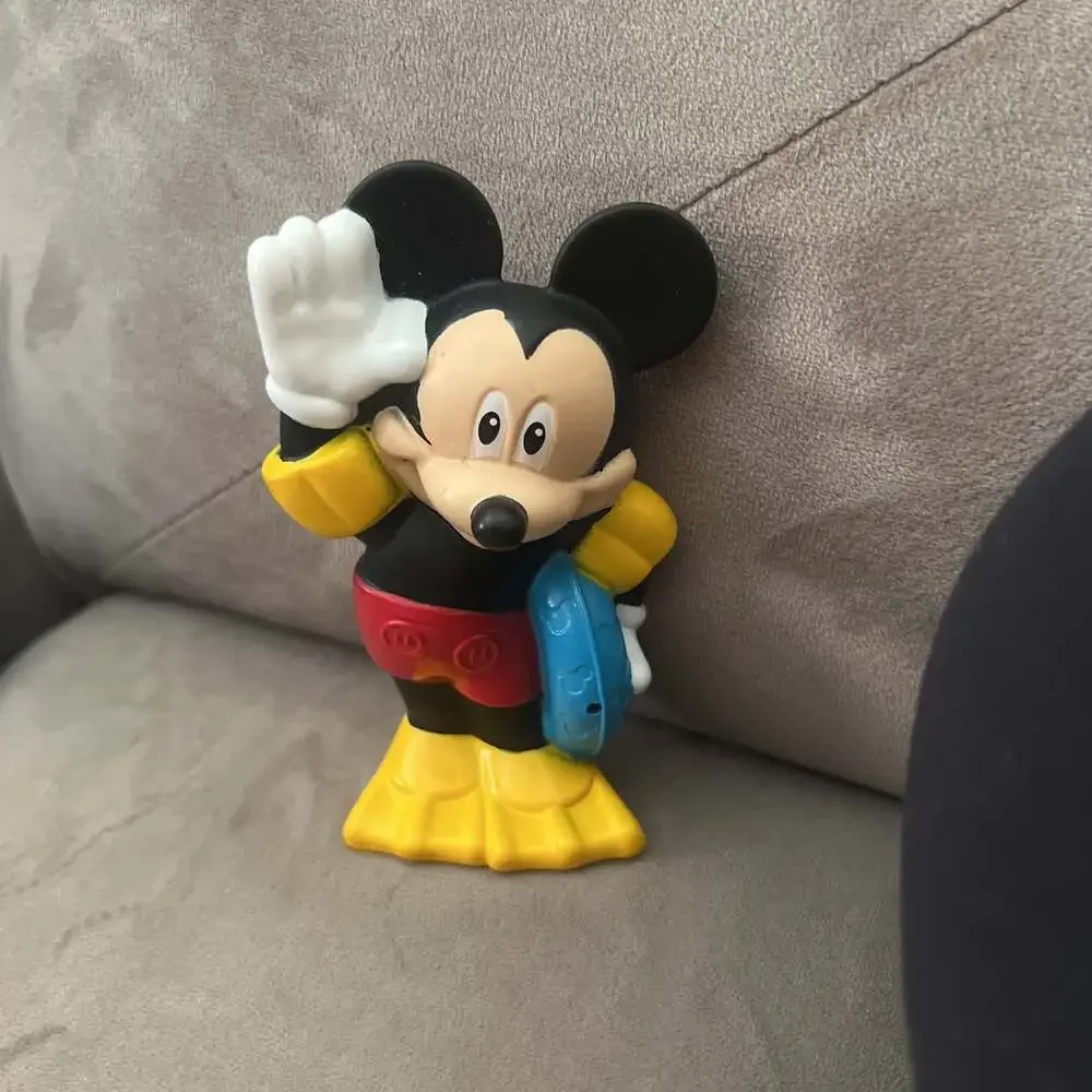 Mattel (CJF07) 2014 Disney Mickey Mouse Ready to Swim Soft Plastic Bath Squirter